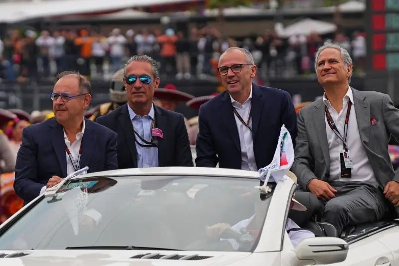 Carlos Slim Domit durante el Gran Premio de México con Stefano Domenicali | MEXSPORT