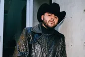 Gerardo Ortiz evita la cárcel al recibir 3 años de libertad condicional tras colaborar con el FBI