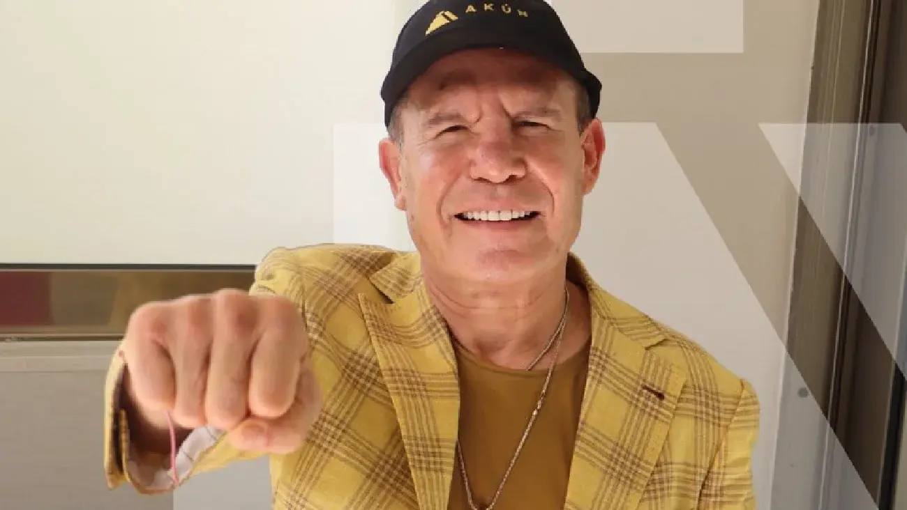 Julio César Chávez hizo visita a promotor | jcchavez115