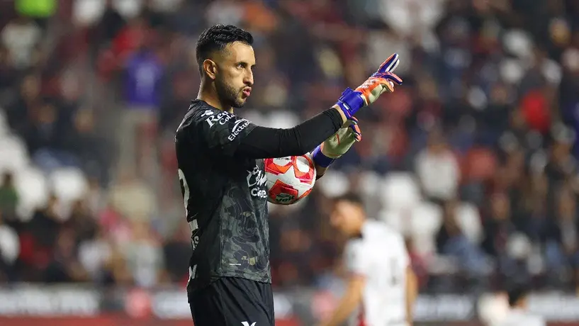 Camilo Vargas renueva con los Rojinegros del Atlas
