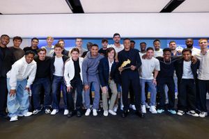 Florentino Pérez, emocionado, llena de elogios a Kylian Mbappé por su Bota de Oro