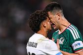 César Montes y Máxi Araújo se enfrascan en bronca en los minutos finales del México vs Uruguay