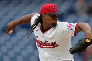 ¡Escándalo en Grandes Ligas! Emmanuel Clase y Luis Ortiz, peloteros de Guardians, acusados de amaños