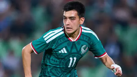 Bielsa destaca a Gilberto Mora: "No se nota que es tan joven"