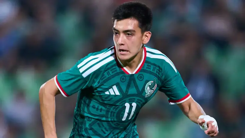 Bielsa destaca a Gilberto Mora: "No se nota que es tan joven"
