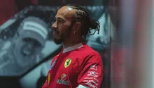 Lewis Hamilton se emociona con el homenaje a Roscoe en el GP de México