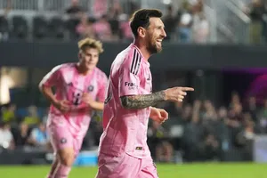 Messi recibe Bota de Oro y luego hace doblete ante Nashville