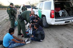 Estados Unidos multará con 5 mil dólares a quienes crucen la frontera ilegalmente