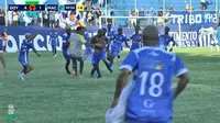 Volvió al futbol tras 7 años preso: Yuri da Silva metió un gol para ascender… ¡con tobillera electrónica!