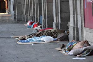 ¿Multa en México de casi 3 mil pesos por dormir en la calle? Te decimos dónde y por qué