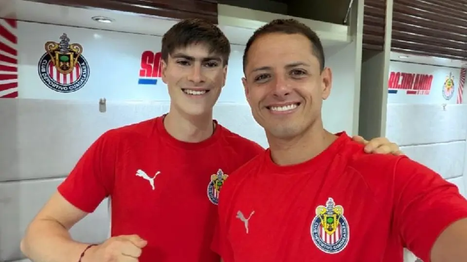 Chicharito Hernández ve en la Hormiga González al "próximo ídolo de México"