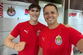 Chicharito Hernández ve en la Hormiga González al "próximo ídolo de México"