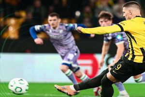 Luka Jovic rescata empate para AEK en Conference League; Orbelín Pineda jugó todo el partido