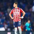 Histórico exjugador de Chivas defiende a Chicharito Hernández tras penal fallado