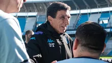 Entrenador en el futbol argentino se escondió para fumar en pleno partido