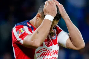 Jair Pereira defiende a Chicharito Hernández: "No es el culpable"
