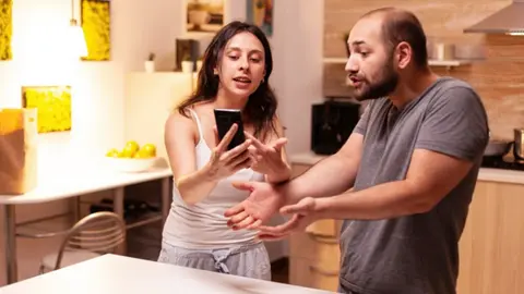 Ley contra infieles en CDMX: Si engañas podrías quedarte sin casa, coche y hasta sin cafetera
