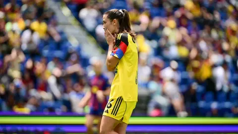 ¡Una más! América confirmó baja de Bruna Vilamala por rotura de ligamento