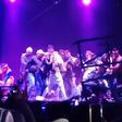 VIDEO / Zafarrancho en baile de Toluca: bandas musicales se golpean en pleno escenario