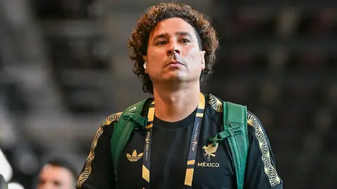 Vasco Aguirre sobre polémica aparición de Memo Ochoa con jersey: "No tuvo contacto con nosotros"