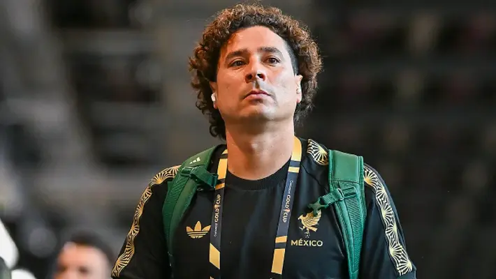 Vasco Aguirre sobre polémica aparición de Memo Ochoa con jersey: "No tuvo contacto con nosotros"