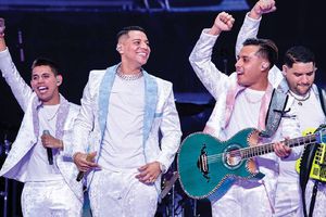 ¡Cayó la ley! Grupo Firme a investigación por cantar narcocorridos en concierto