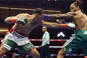 ¿Tienes miedo, Canelo? David Benavidez noquea al británico Anthony Yarde