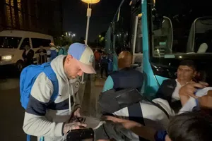 Cruz Azul llegó a Guadalajara con un recibimiento discreto previo al duelo ante Chivas