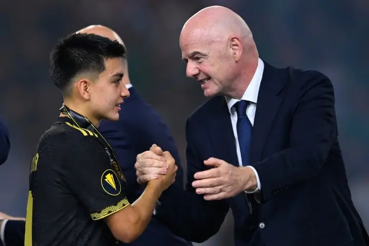 Gil Mora con Gianni Infantino | MEXSPORT