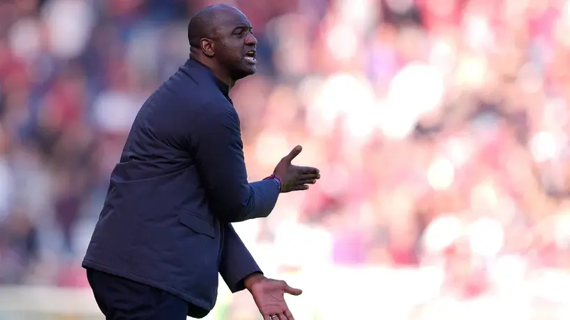 Genoa de Johan Vásquez ha destituido a Patrick Vieira como su entrenador