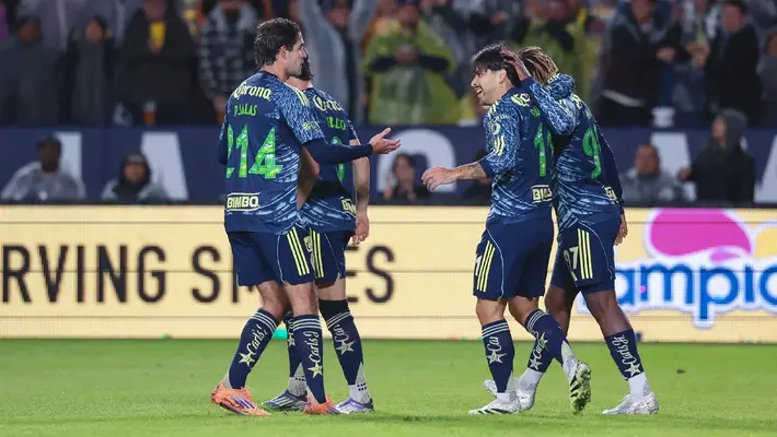 América empata ante LA Galaxy con doblete de Víctor Dávila