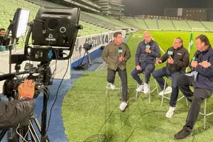 ¿Se lo quiere llevar? Faitelson presume foto con Jorge Campos