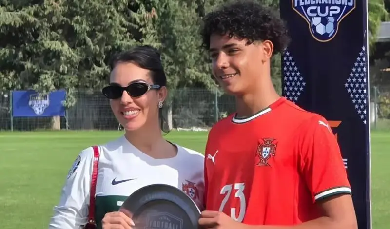 Georgina con Cristiano Jr. | IG: @georginagio