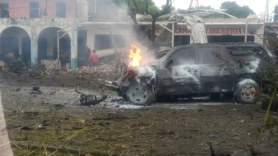 VIDEO: Estalla coche bomba en Michoacán: 3 muertos y 7 heridos; acusan al CJNG