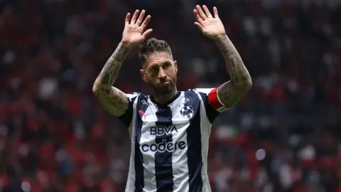 ¿Sergio Ramos en la cancha en partido del Barcelona?