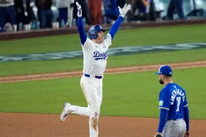 ¡Triunfo maratónico! Dodgers toma ventaja en la Serie tras un juego de más de seis horas