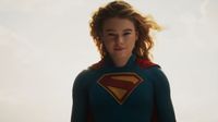 Supergirl deja atrás la perfección: Milly Alcock sorprende en el primer tráiler