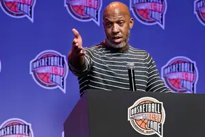 NBA inicia revisión de políticas tras arrestos relacionados con apuestas de Rozier y Billups