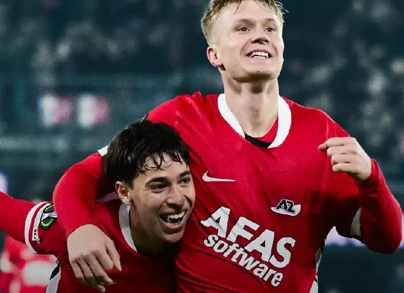 Mateo Chávez durante un partido l AZAlkmaar