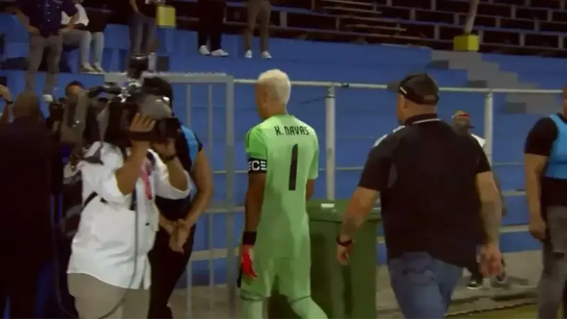 Keylor Navas abandonó a sus compañeros después de la derrota frente a Haití