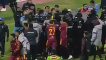 Pelea campal tras el Real Oruro vs Blooming deja 17 expulsados y gas pimienta en la cancha