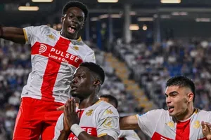 Genoa de Johan Vásquez gana de manera agónica a Sassuolo