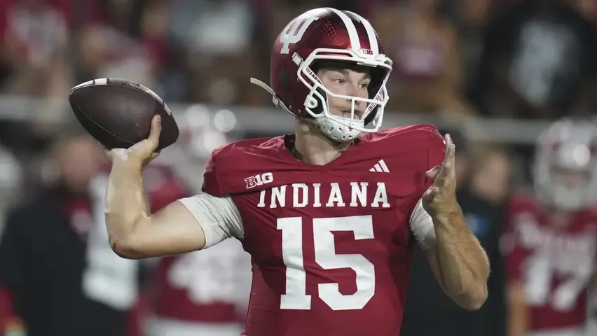 Fernando Mendoza, mariscal de campo de Indiana Hoosiers | AP