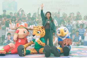 Clara Brugada encabeza entrega de uniformes del primer Torneo Infantil y Juvenil Ollamaliztli rumbo al Mundial 2026