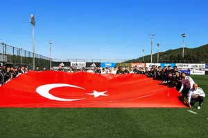 Continúan escándalos por apuestas: Federación Turca de Futbol suspende a jugadores y árbitros