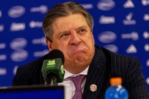 ¿Miguel Herrera renuncia como DT de Costa Rica? Así fue el tenso momento en conferencia de prensa