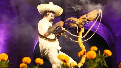 Paseo Nocturno Día de Muertos 2025: Metro CDMX permitirá bicicletas para el recorrido