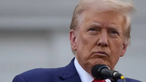 Trump amenaza con arancel del 5% a México por incumplir el Tratado de Aguas