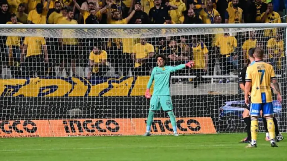 Guillermo Ochoa y el Limasol consiguen empate a ceros ante Olympiacos