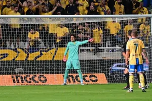 Guillermo Ochoa y el Limasol consiguen empate a ceros ante Olympiacos